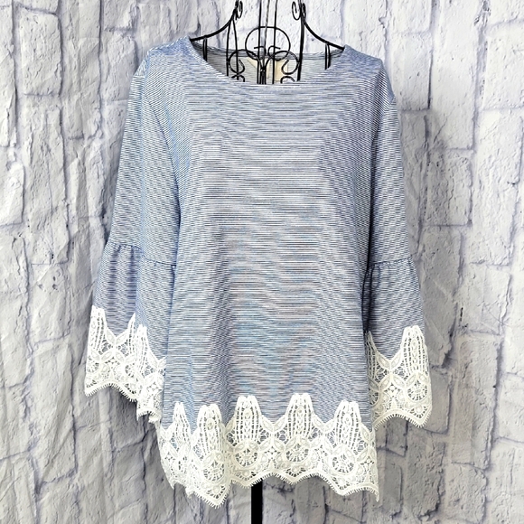 Chico's Blue and‎ White Blouse with Sophisticated Style - Picture 1 of 7
